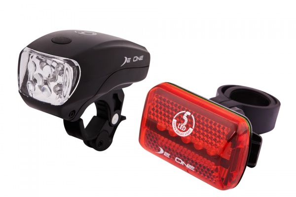 Na zdjęciu widnieje produkt Komplet lampek DeOne 24/0,98 lm